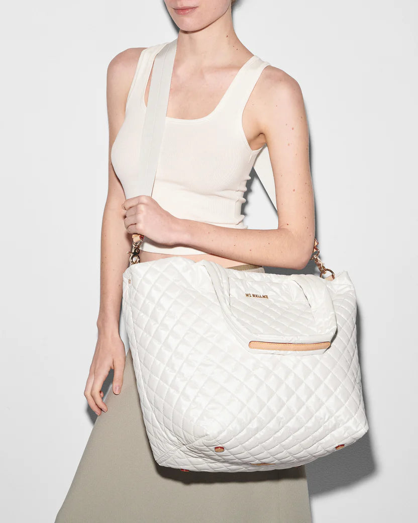 Medium Metro Tote Deluxe - Pearl Metallic