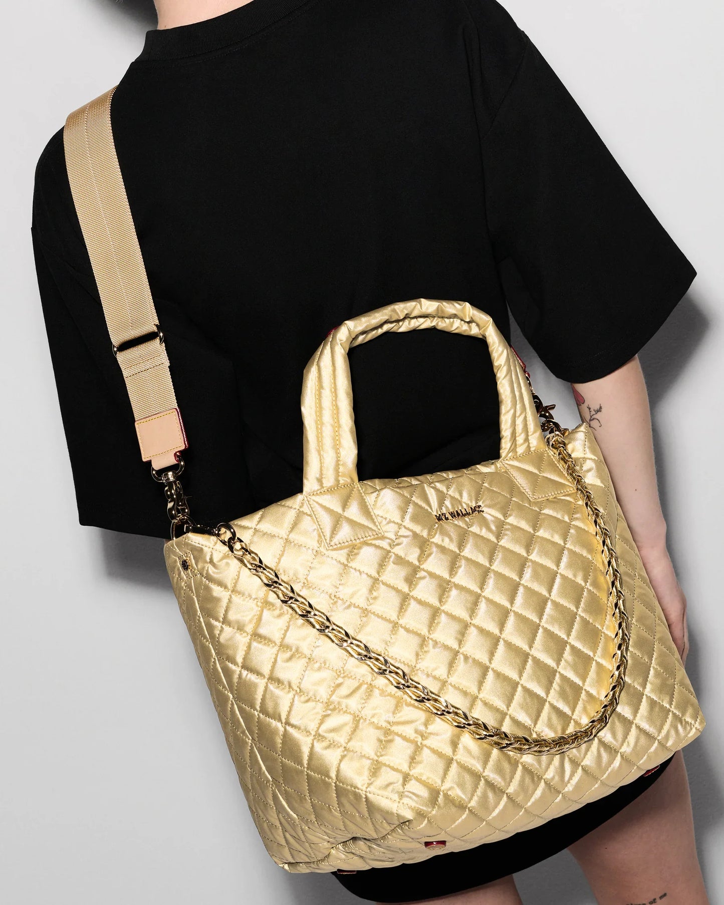 Small Metro Tote Dlx W/Chain - Light Gold Pearl