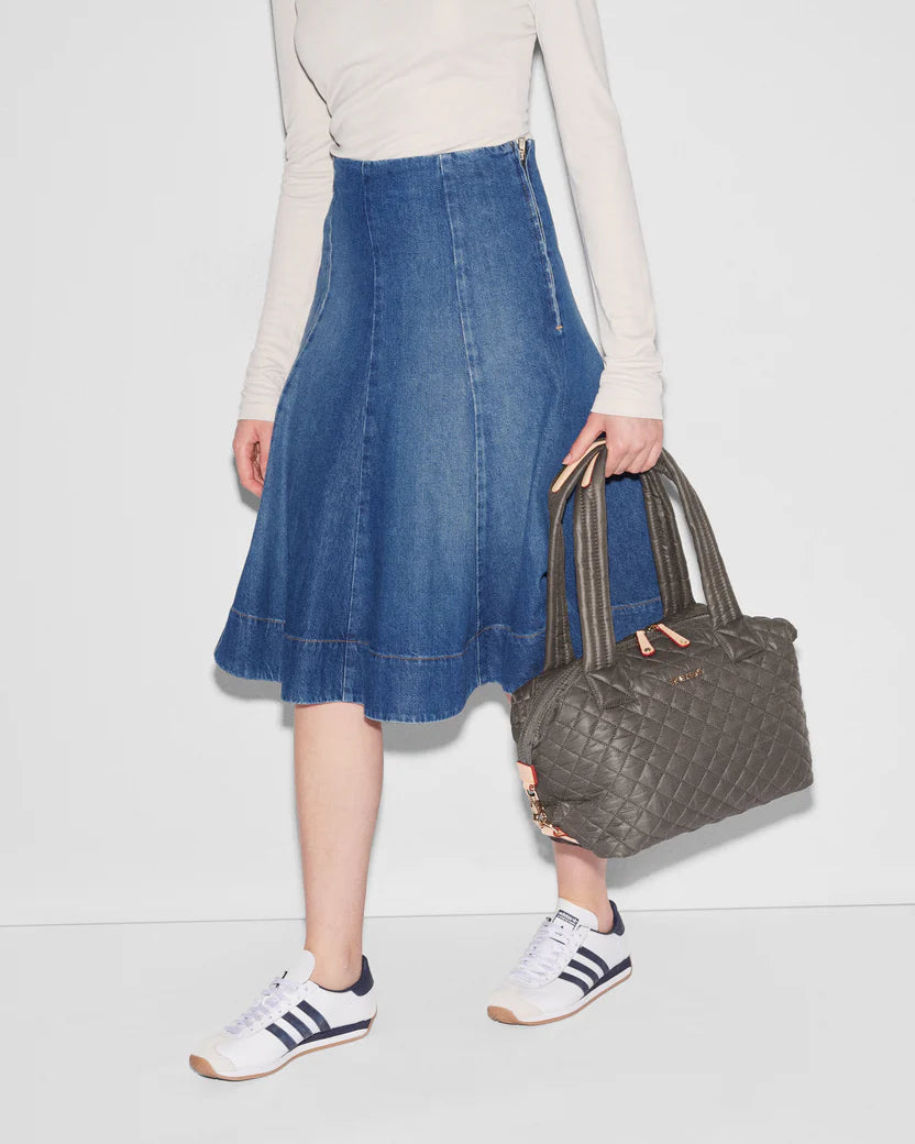 Medium Sutton Deluxe  - Magnet