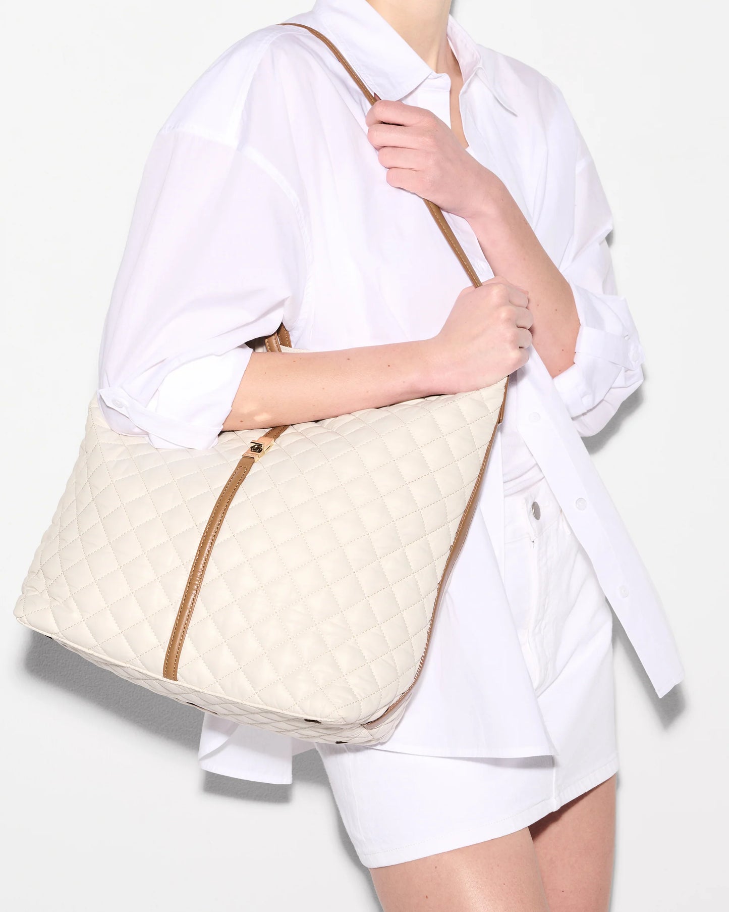 Large Astor Hobo - Sandshell / Brown