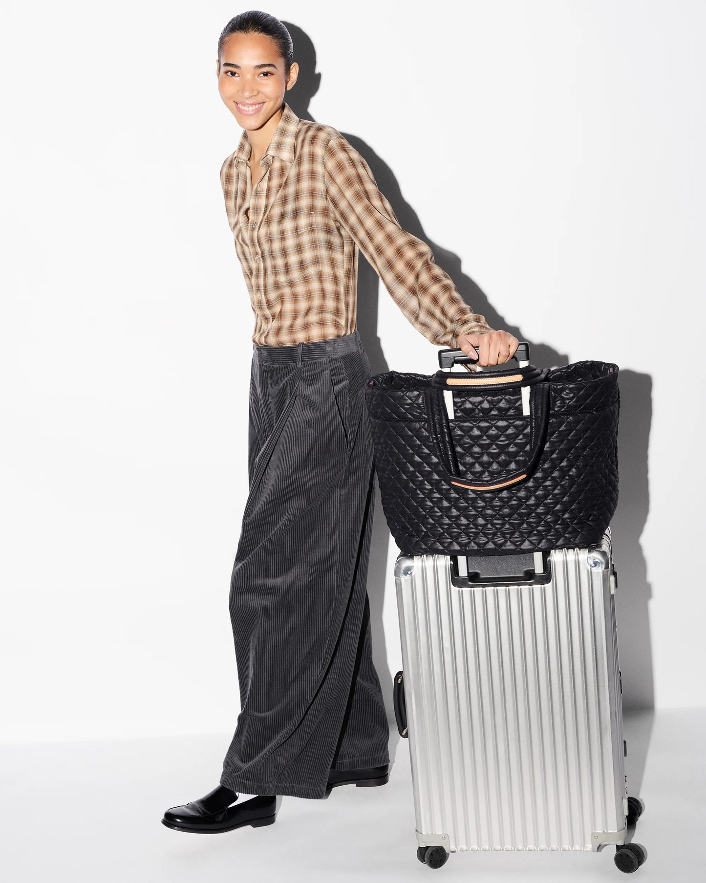 Large Metro Travel- Black