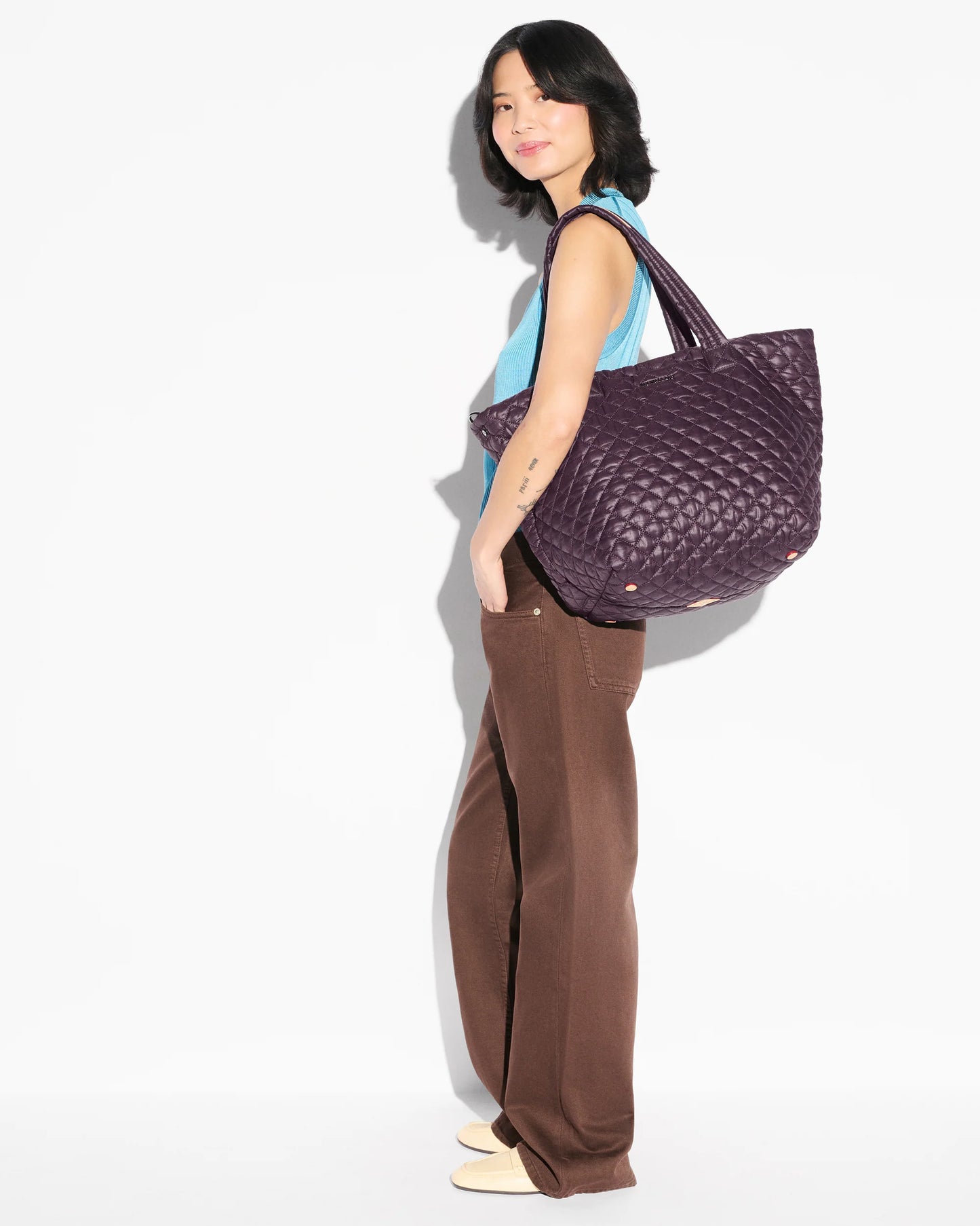 Medium Metro Tote Deluxe - Raisin