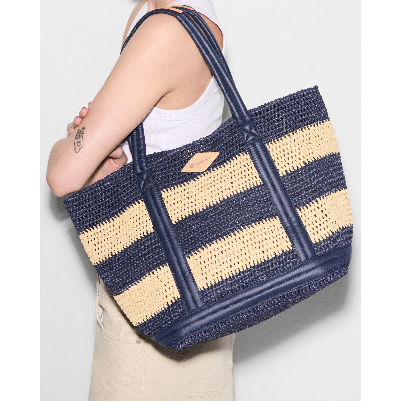 Medium Raffia / Crochet tote - Navy / Camel